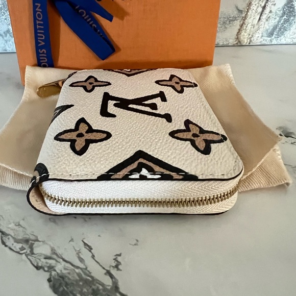 Louis Vuitton Wild At Heart Cream Black Logo Monogram Zippy Wallet - Picture 5 of 12
